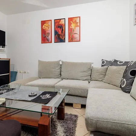 Ines * دْغاماي